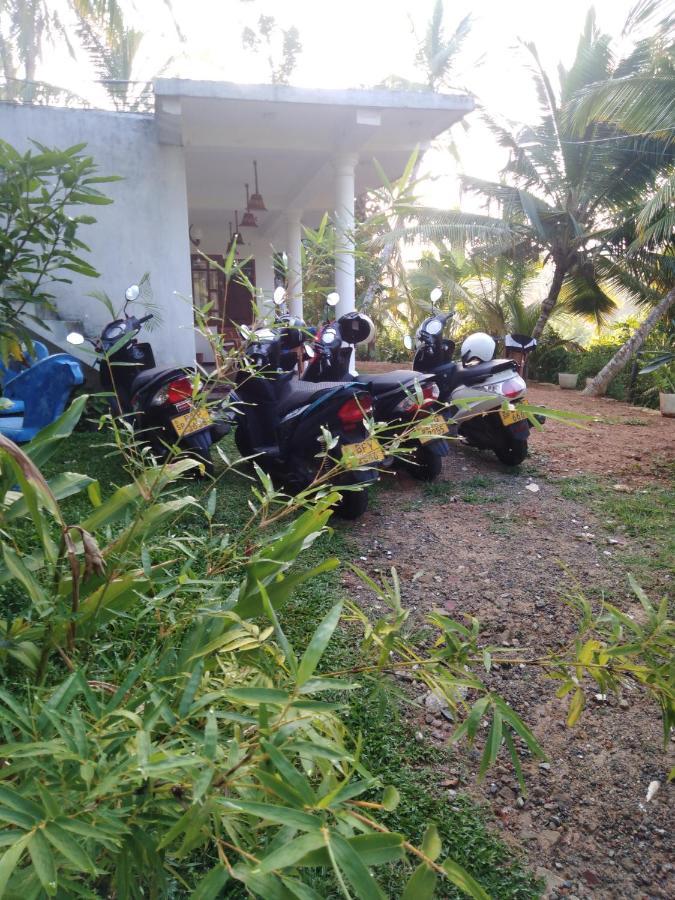 Field Island Villa - Ahangama Bagian luar foto