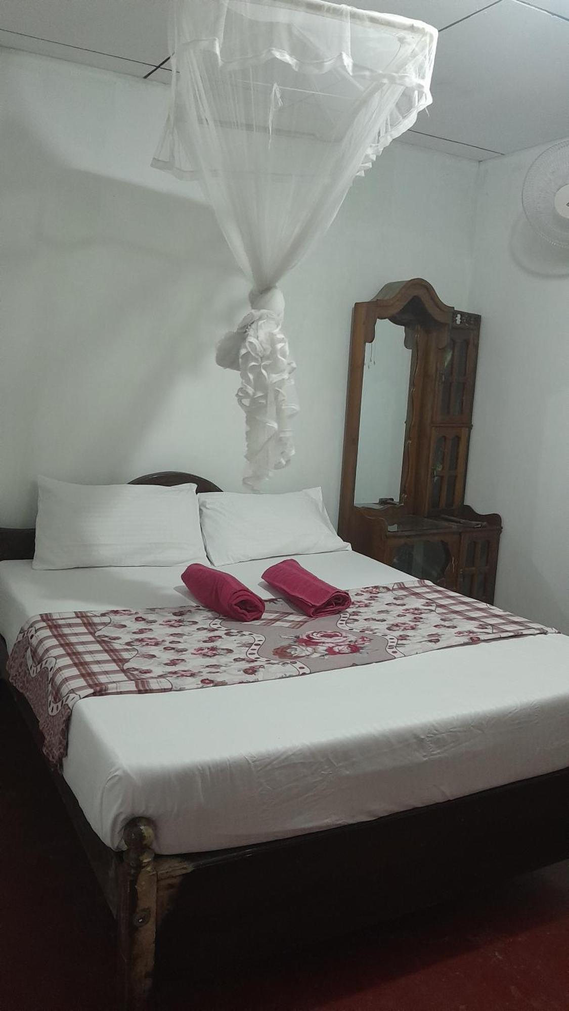 Field Island Villa - Ahangama Bagian luar foto